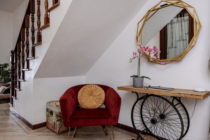 Image No.17-12 Bed Villa for sale