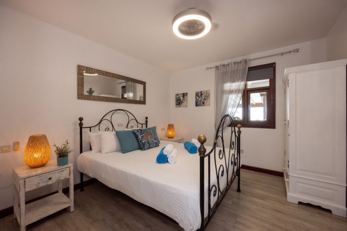 Image No.20-12 Bed Villa for sale