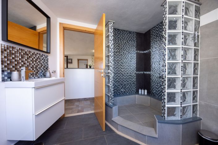 Image No.27-12 Bed Villa for sale