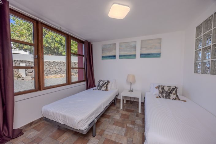 Image No.29-12 Bed Villa for sale