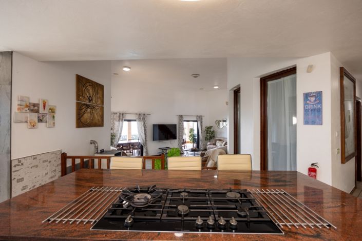 Image No.6-12 Bed Villa for sale