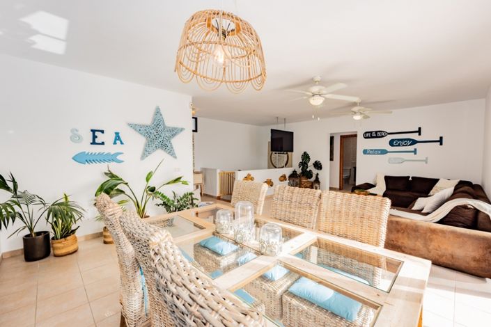 Image No.2-4 Bed Villa for sale