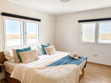 Bungalow with Views in Famara