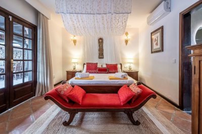 Breathtaking residence in one of the most exclusive locations on the island