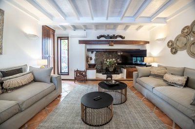 Breathtaking residence in one of the most exclusive locations on the island