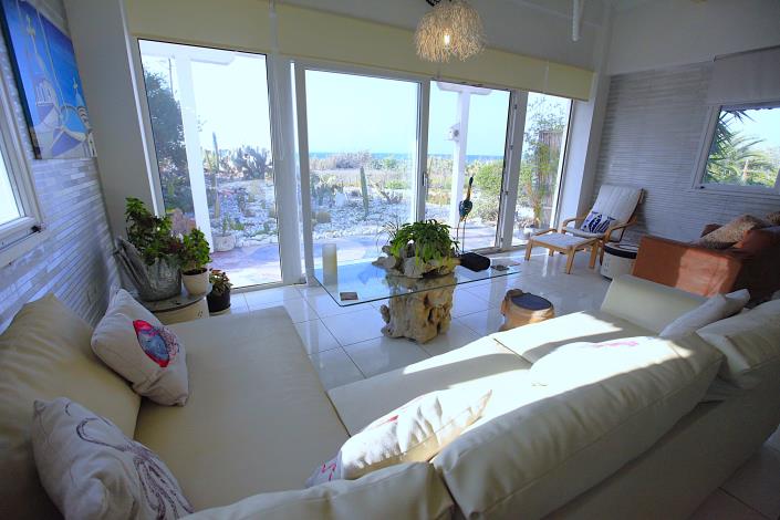 Image No.14-3 Bed Villa / Detached for sale