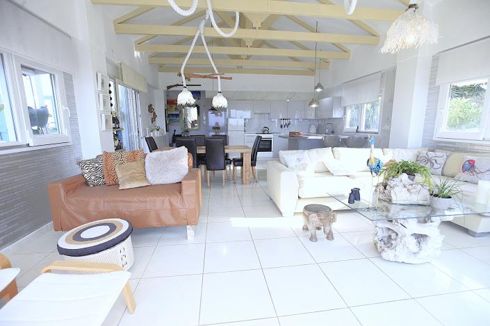 Image No.11-3 Bed Villa / Detached for sale