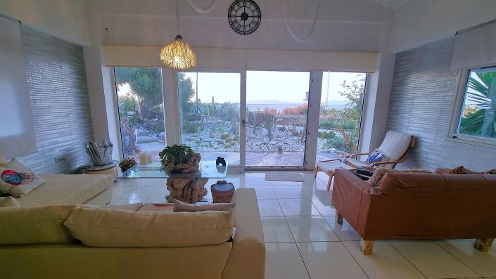 Image No.21-3 Bed Villa / Detached for sale