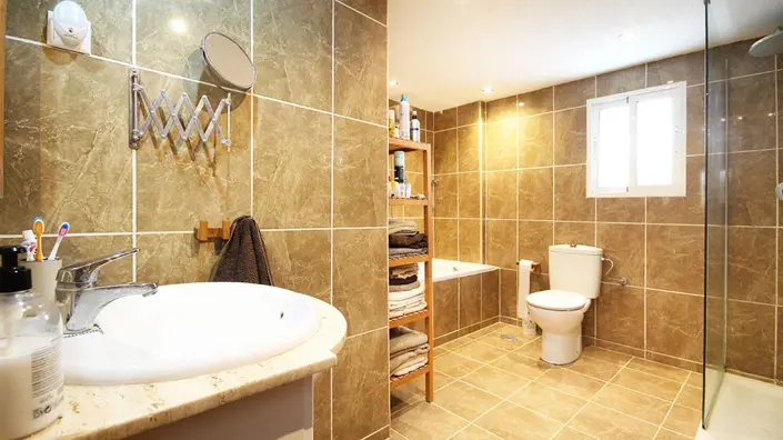 Image No.22-4 Bed Villa / Detached for sale