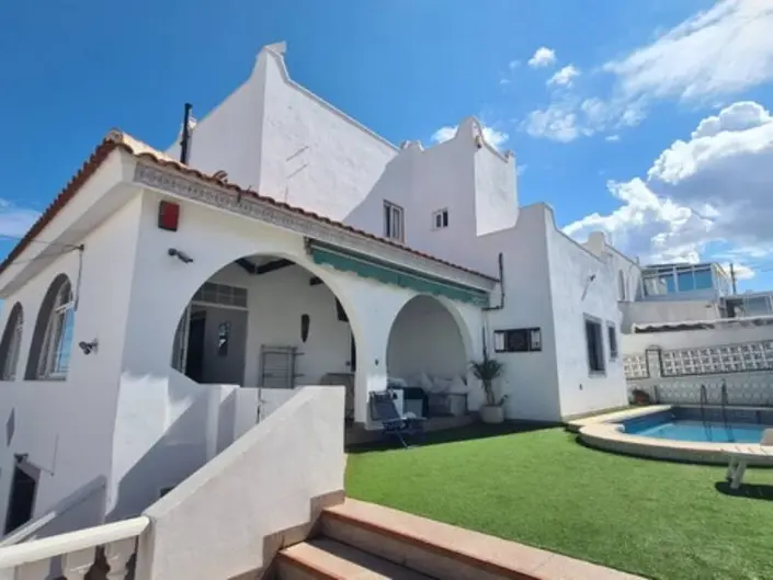 Image No.1-Villa / Détaché de 6 chambres à vendre à San Miguel de Salinas