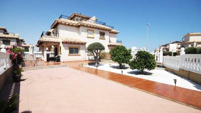 2-bed-quad-on-large-plot-in-lazenia-garden-ext