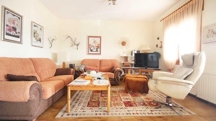 Image No.3-2 Bed Villa / Detached for sale