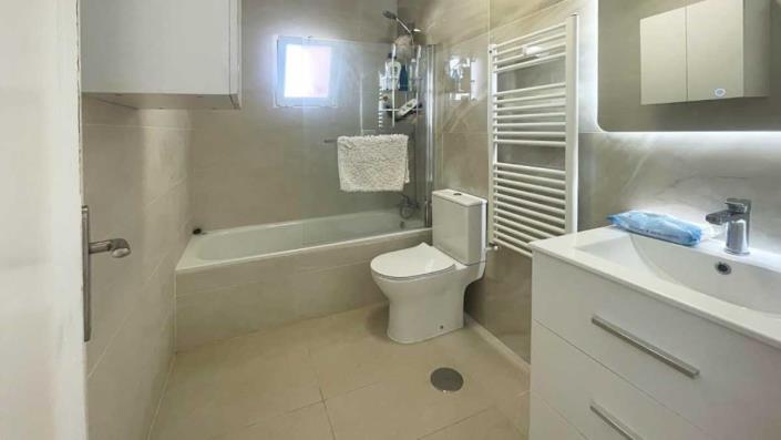 Image No.21-5 Bed Villa / Detached for sale