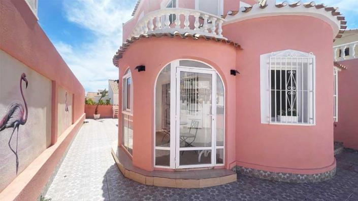 Image No.4-5 Bed Villa / Detached for sale