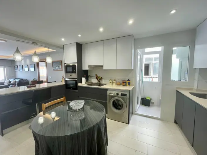 Image No.9-3 Bed Apartment for sale