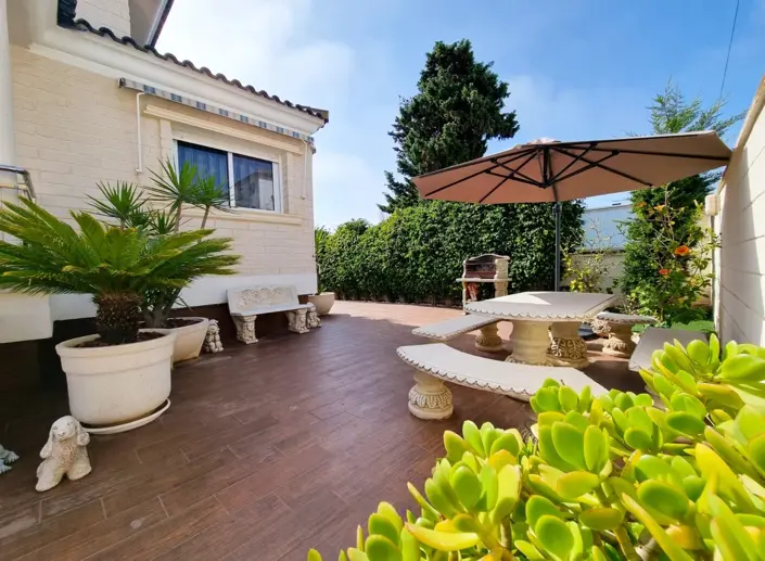 Image No.23-5 Bed Villa / Detached for sale