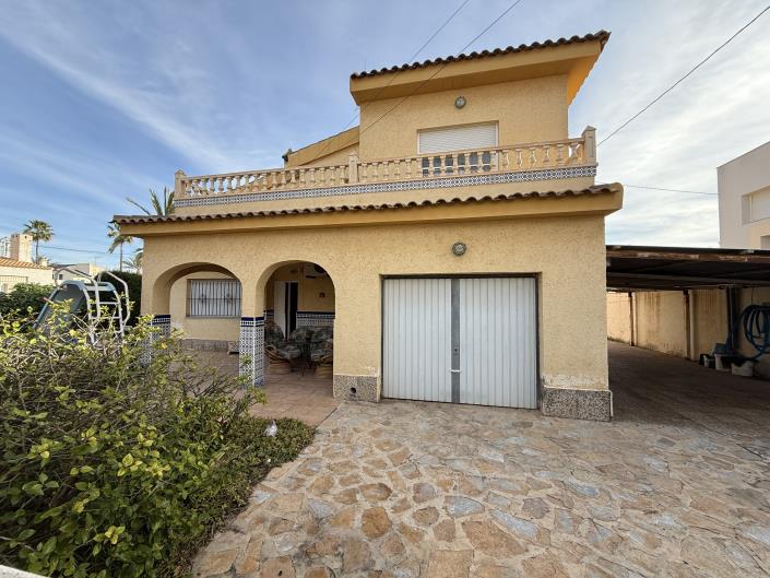 Image No.3-6 Bed Villa / Detached for sale