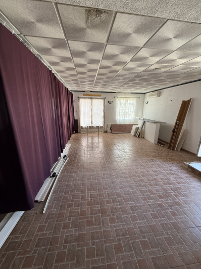 Image No.5-3 Bed Commercial for sale