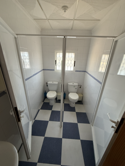 Image No.10-3 Bed Commercial for sale