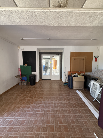 Image No.15-3 Bed Commercial for sale