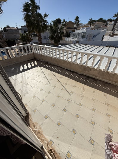 Image No.18-3 Bed Commercial for sale