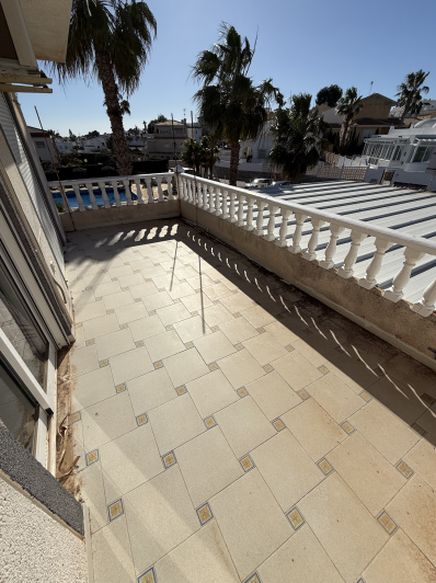 Image No.19-3 Bed Commercial for sale