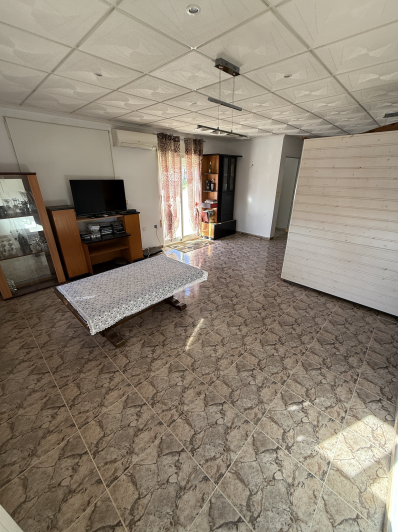 Image No.21-3 Bed Commercial for sale