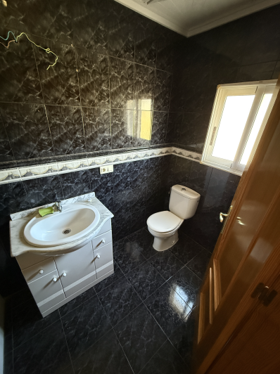 Image No.31-3 Bed Commercial for sale