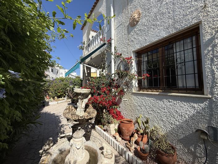 Image No.6-3 Bed Townhouse for sale