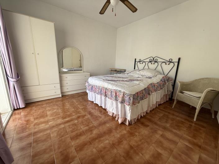 Image No.21-3 Bed Townhouse for sale