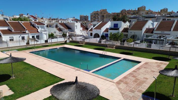 Image No.33-3 Bed Townhouse for sale