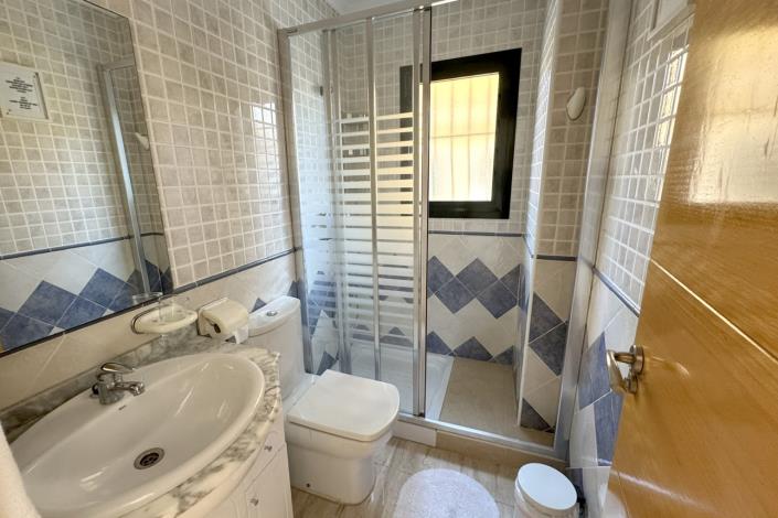 Image No.17-2 Bed Semi-Detached for sale