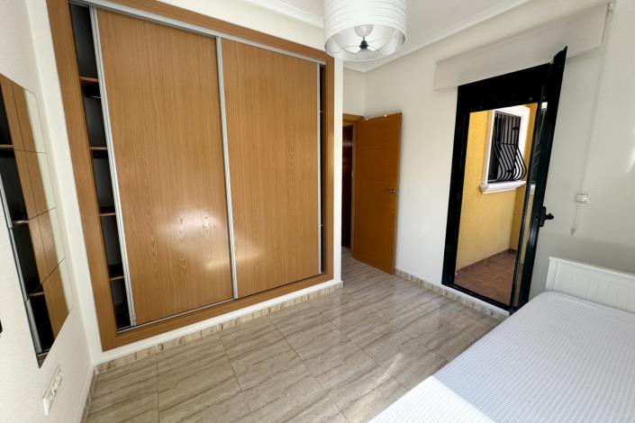 Image No.16-2 Bed Semi-Detached for sale