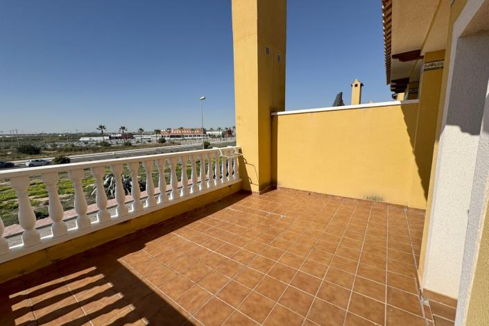 Image No.21-2 Bed Semi-Detached for sale