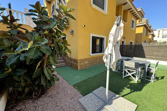Image No.5-2 Bed Semi-Detached for sale