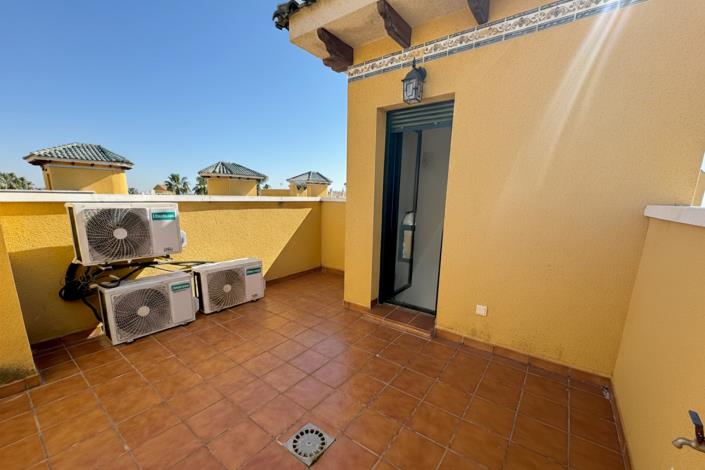 Image No.23-2 Bed Semi-Detached for sale