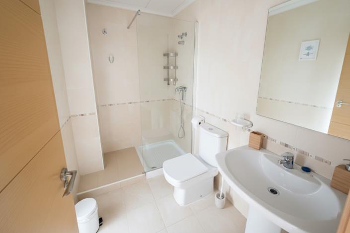 Image No.19-2 Bed Semi-Detached for sale