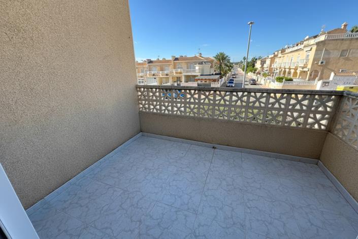 Image No.13-2 Bed Semi-Detached for sale