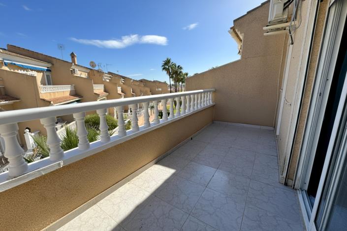Image No.20-2 Bed Semi-Detached for sale