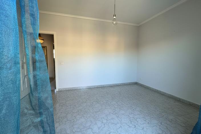 Image No.14-2 Bed Semi-Detached for sale