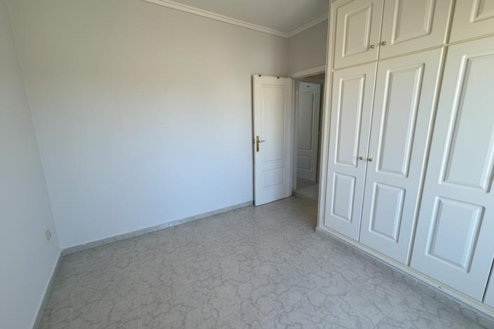 Image No.16-2 Bed Semi-Detached for sale