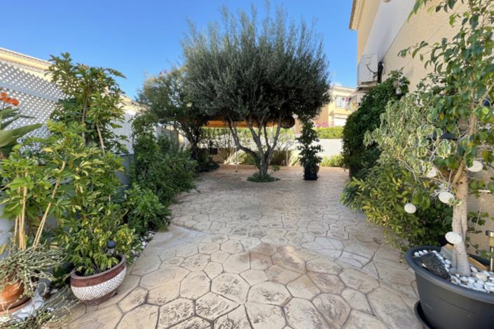 Image No.6-2 Bed Semi-Detached for sale