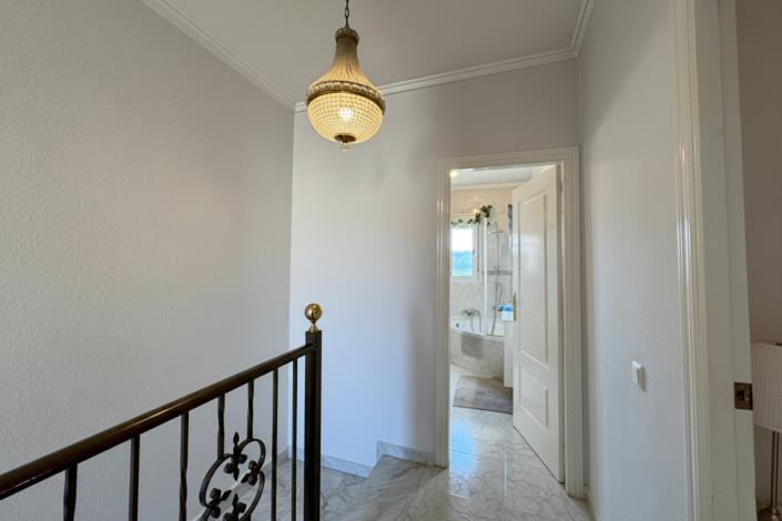 Image No.19-2 Bed Semi-Detached for sale