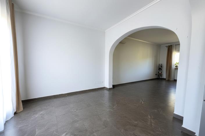 Image No.9-2 Bed Semi-Detached for sale