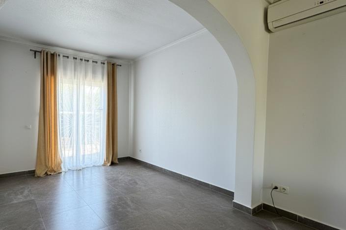 Image No.18-2 Bed Semi-Detached for sale