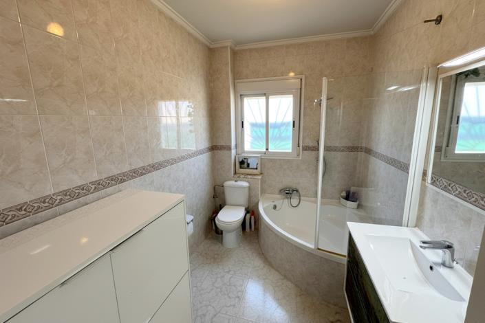 Image No.23-2 Bed Semi-Detached for sale