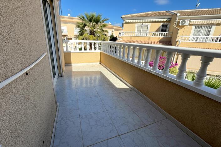 Image No.24-2 Bed Semi-Detached for sale