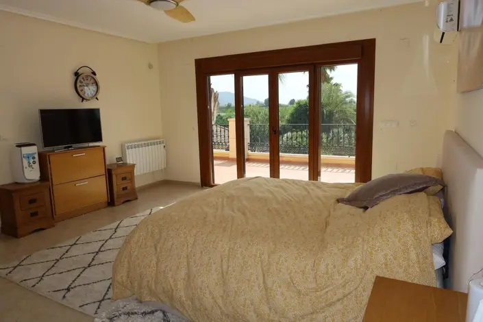 Image No.11-4 Bed Country House for sale