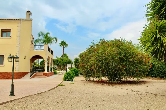Image No.19-4 Bed Country House for sale