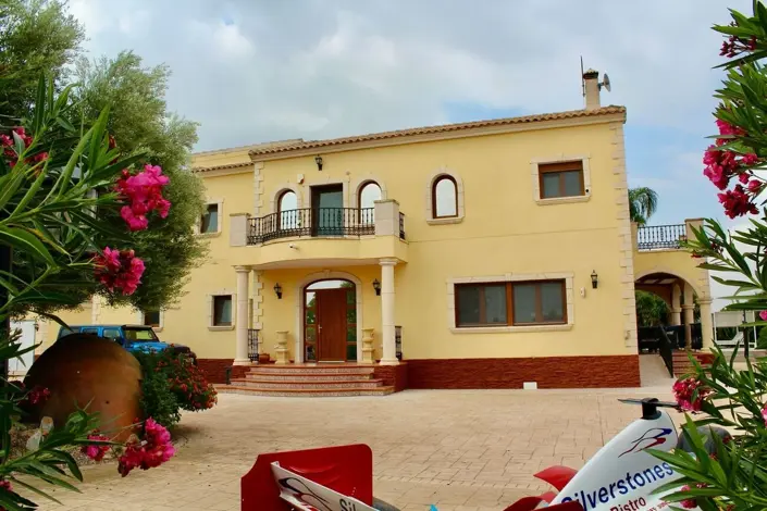 Image No.23-4 Bed Country House for sale
